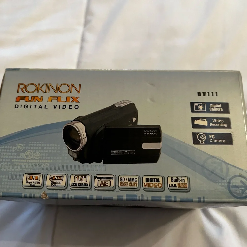 Rokinon Fun Flix Mini Camcorder video recorder 3.1mp 1.5” LCD SD/MMC USB black